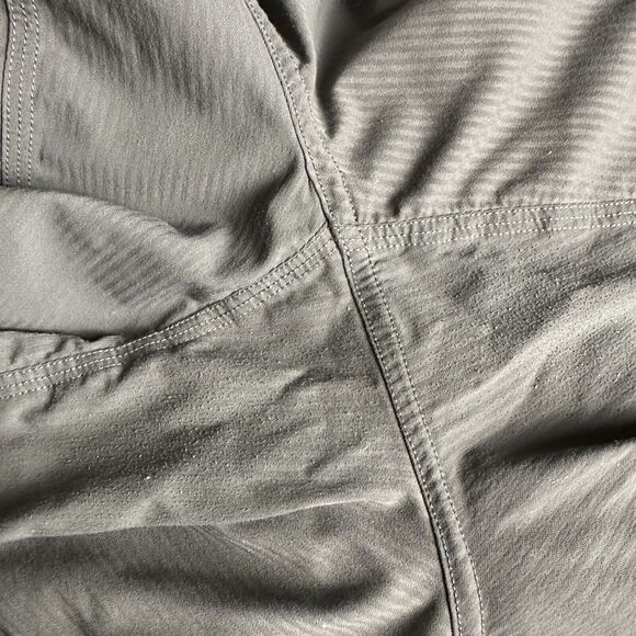 Lululemon Women's Size 4 Dance Studio Crop No Liner Soot Light Gray Pants - Picture 4 of 4